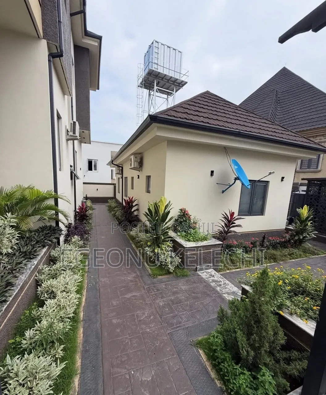 5bdrm Duplex in Naf Valley Estate, for sale