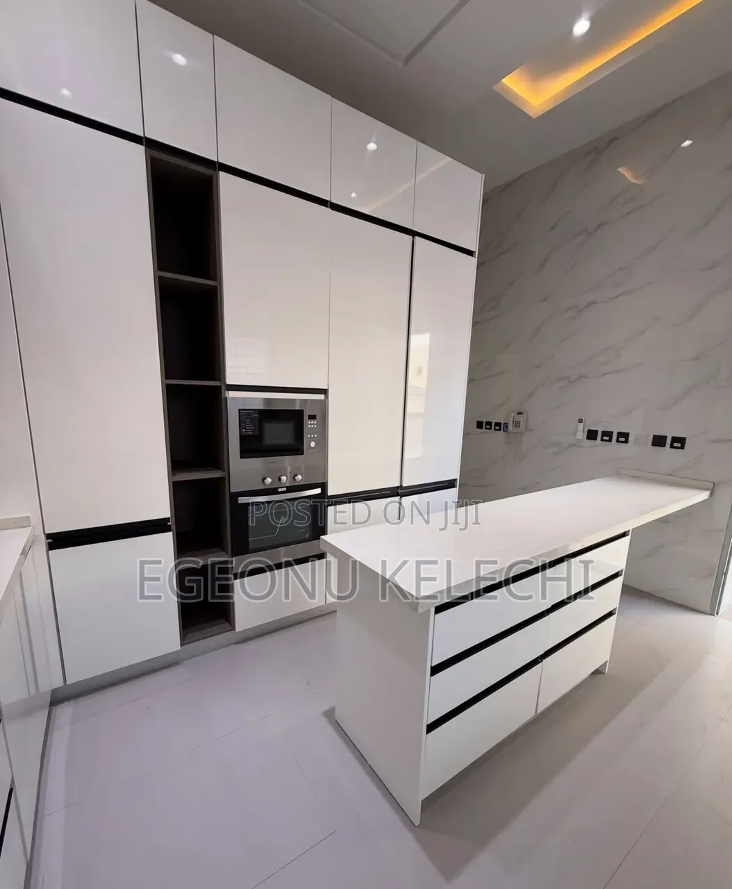 5bdrm Duplex in Naf Valley Estate, for sale