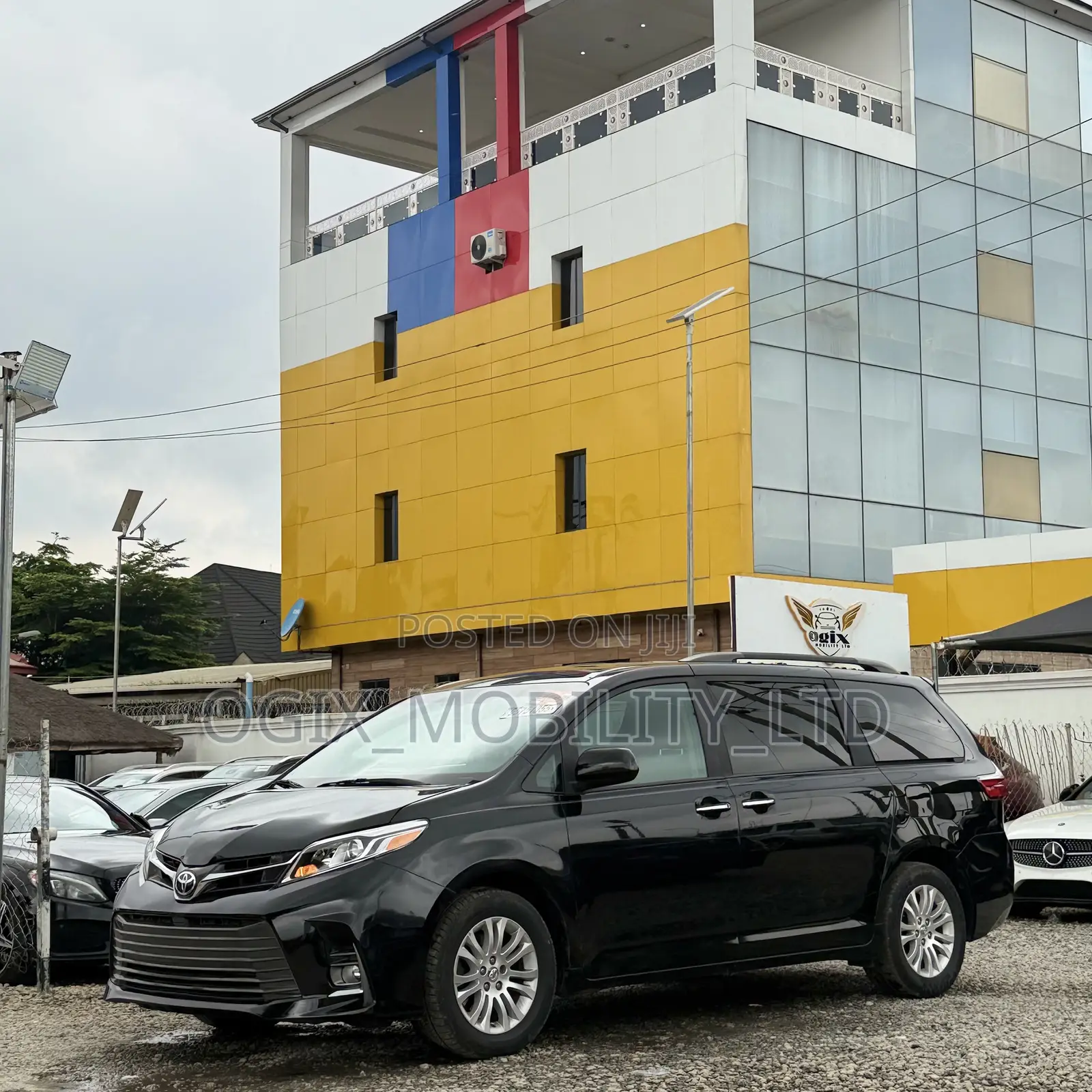 Toyota Sienna 2017 Black