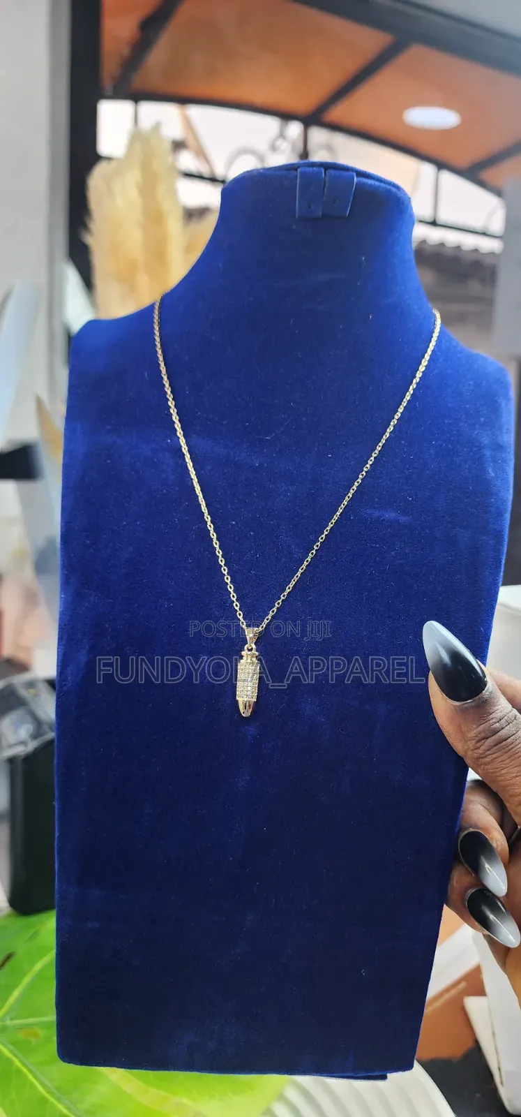 Urban Edge Crystal Cylinder Chain