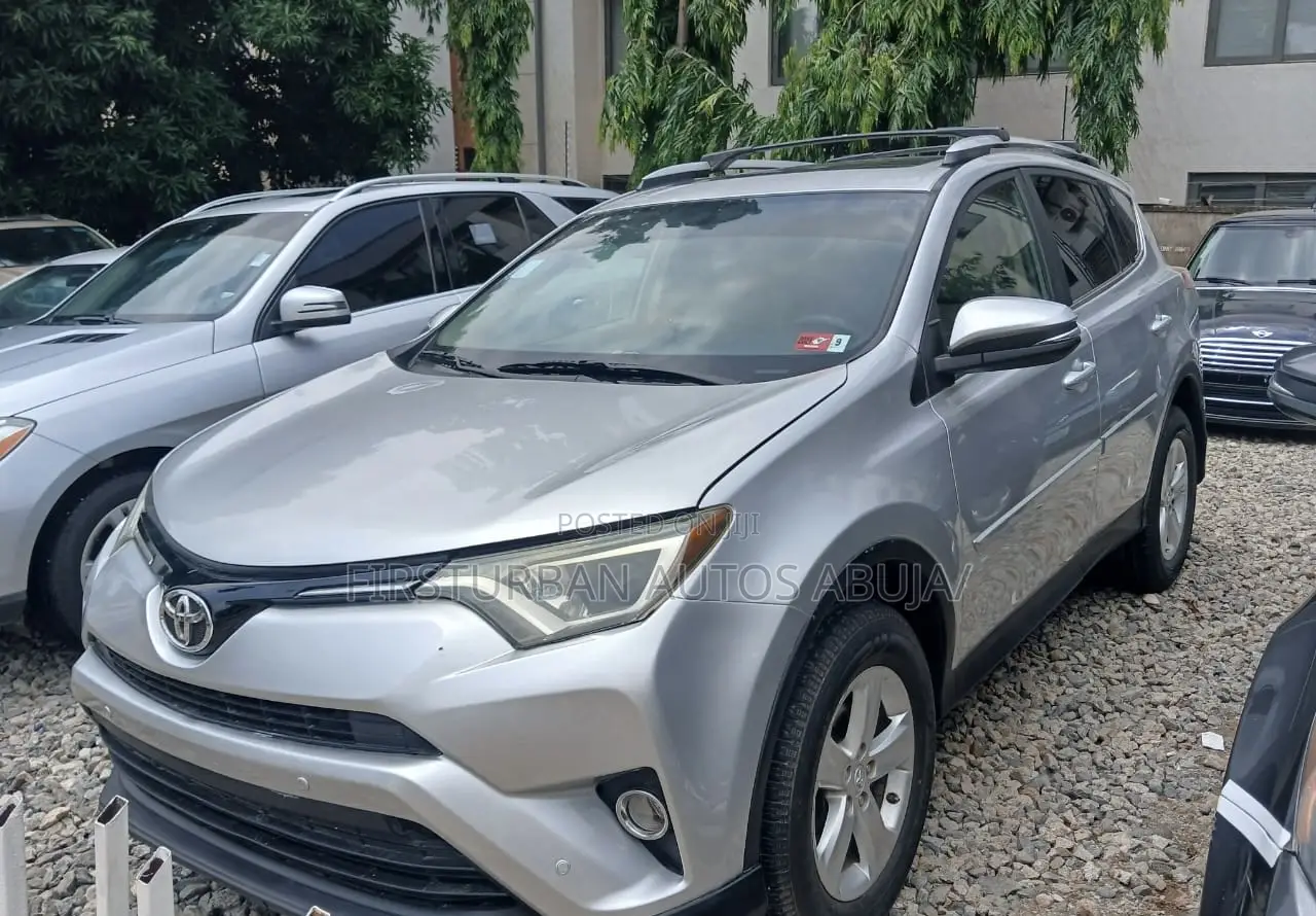 Toyota RAV4 Limited 4dr SUV (2.5L 4cyl 6A) 2014 Silver