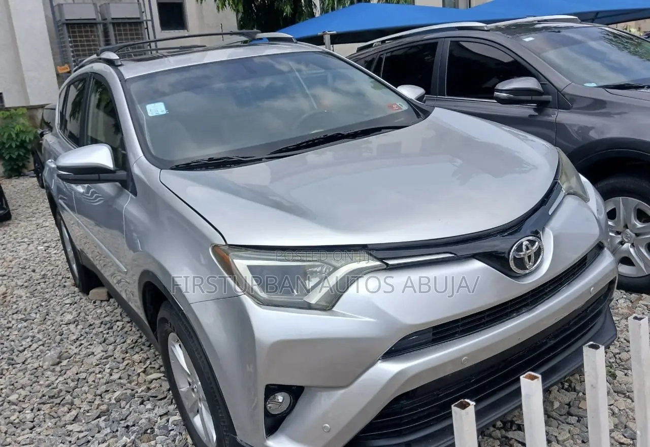 Toyota RAV4 Limited 4dr SUV (2.5L 4cyl 6A) 2014 Silver
