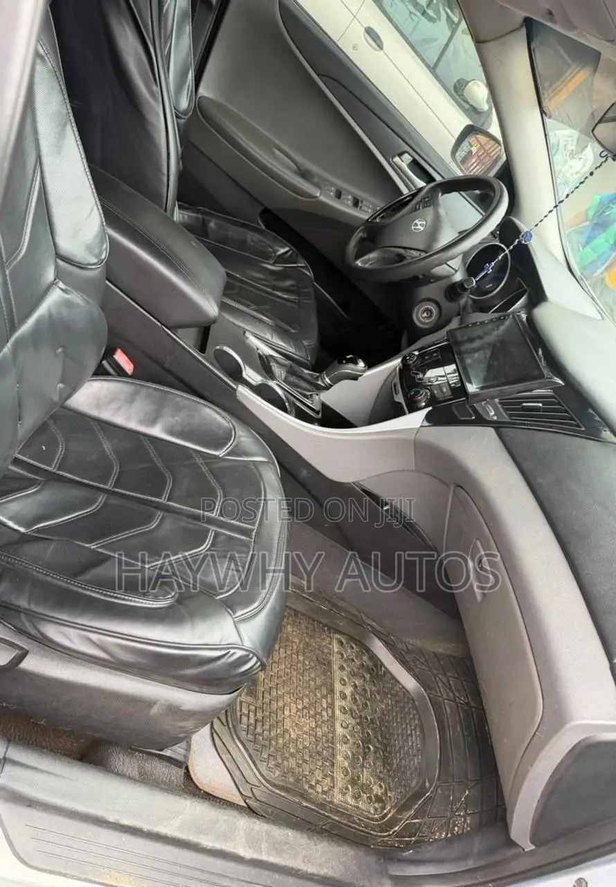 Hyundai Sonata Limited 2.0T Sedan (2.0L 4cyl 6A) 2012 Blue