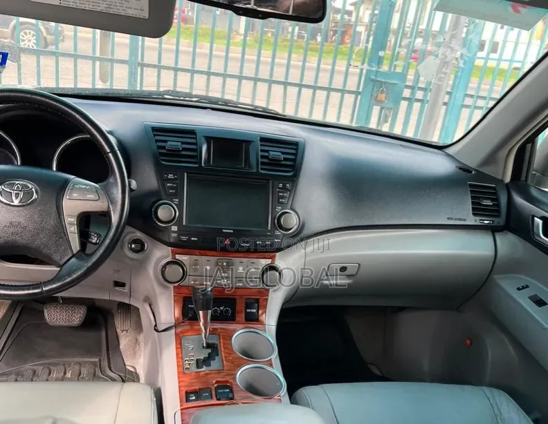 Toyota RAV4 2011 Black