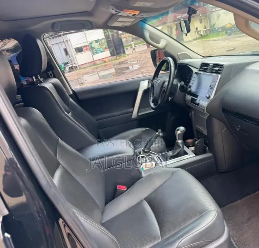 Toyota Land Cruiser Prado 2022 Black