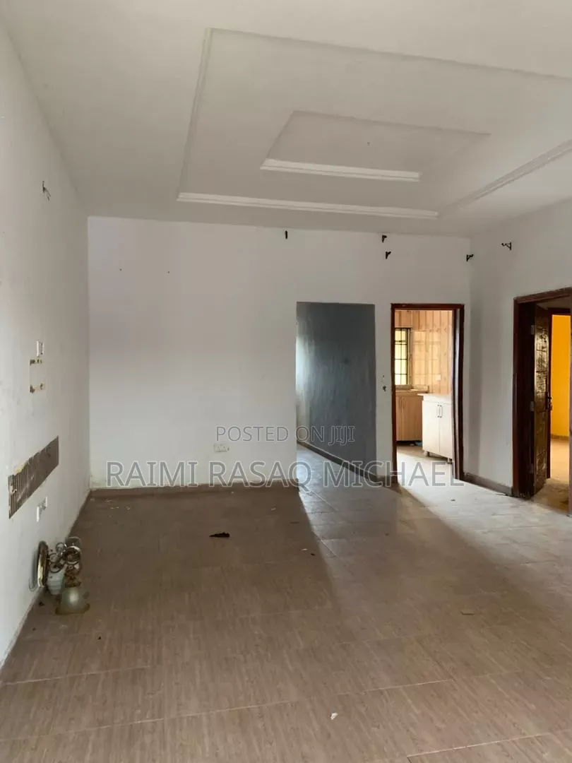 Furnished 2bdrm Apartment in Otunla, Lakowe for rent