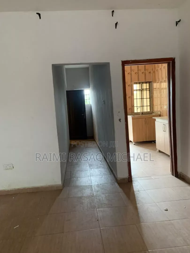 Furnished 2bdrm Apartment in Otunla, Lakowe for rent
