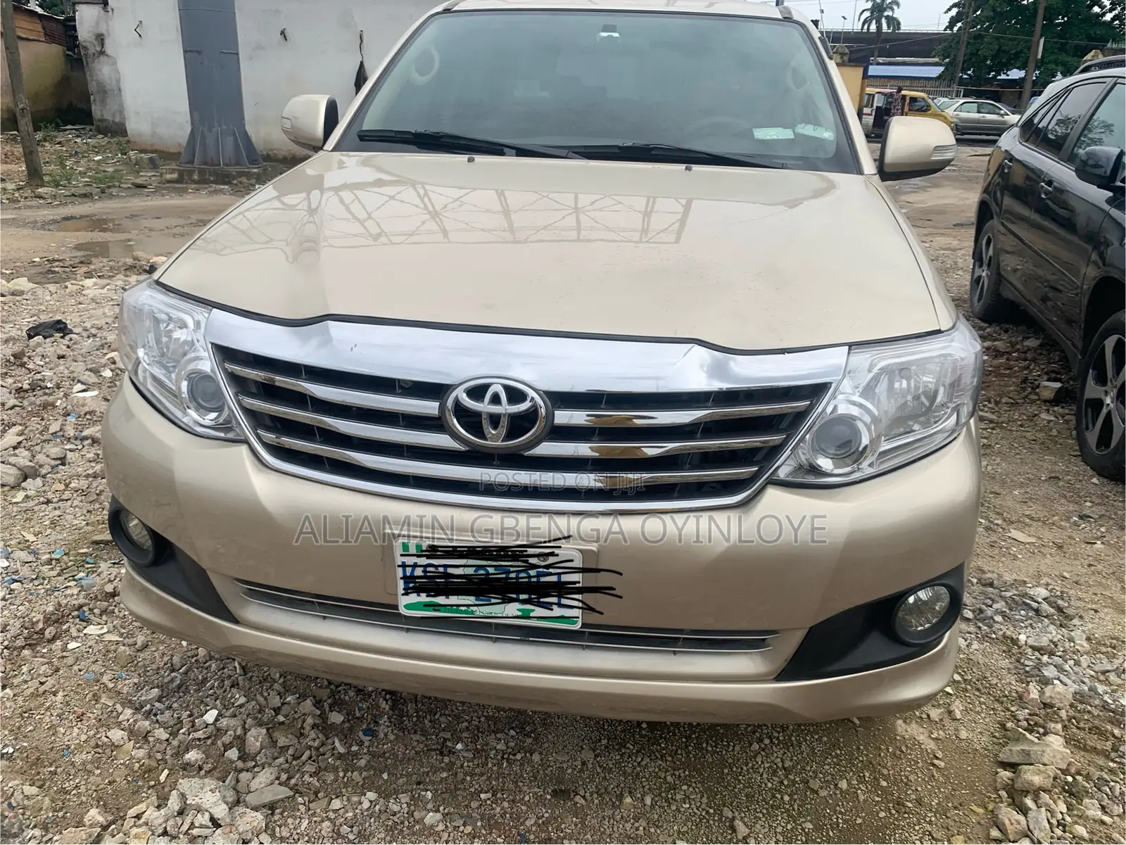 Toyota Fortuner 2.7 AWD 2012 Gold
