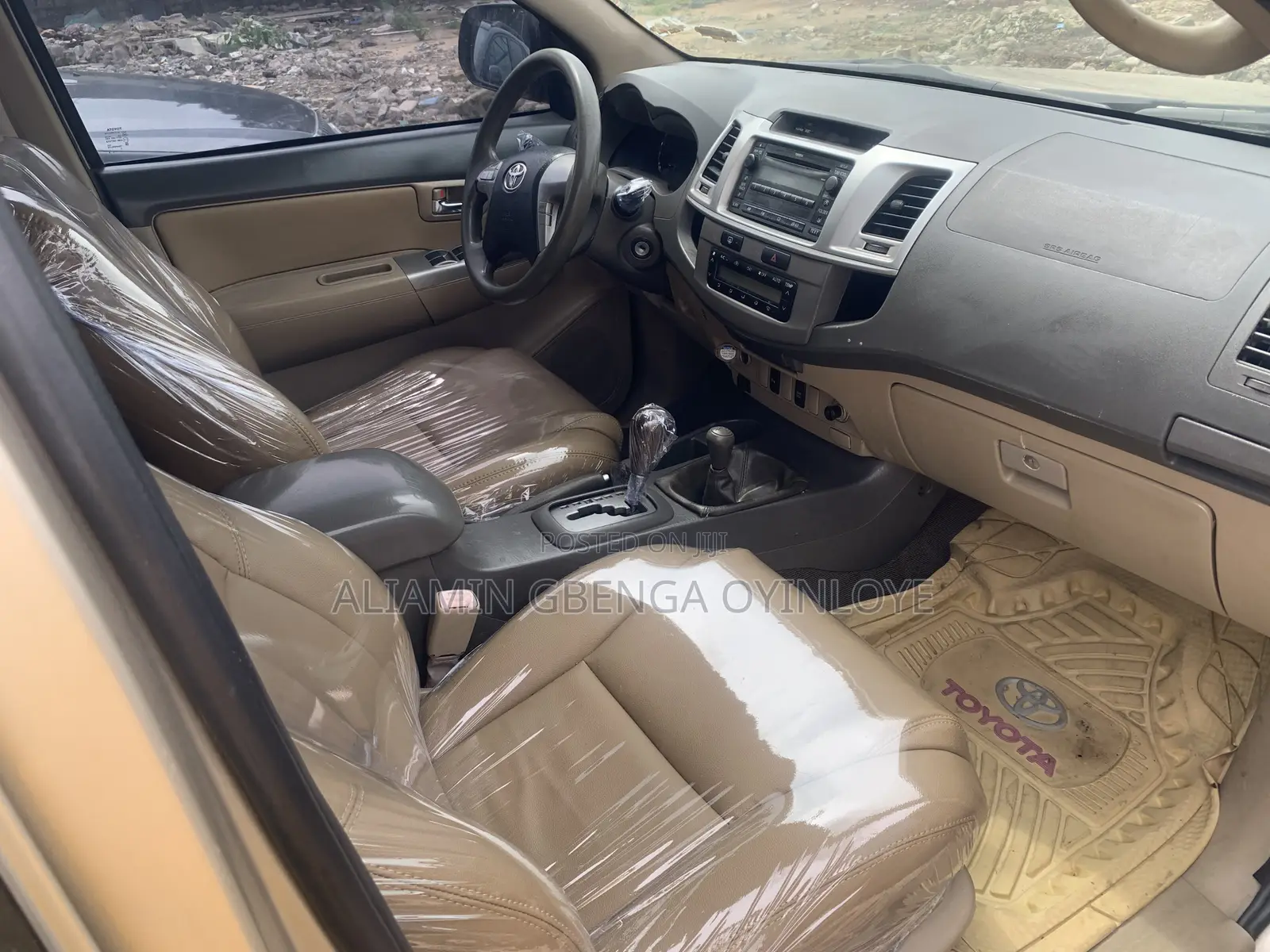 Toyota Fortuner 2.7 AWD 2012 Gold