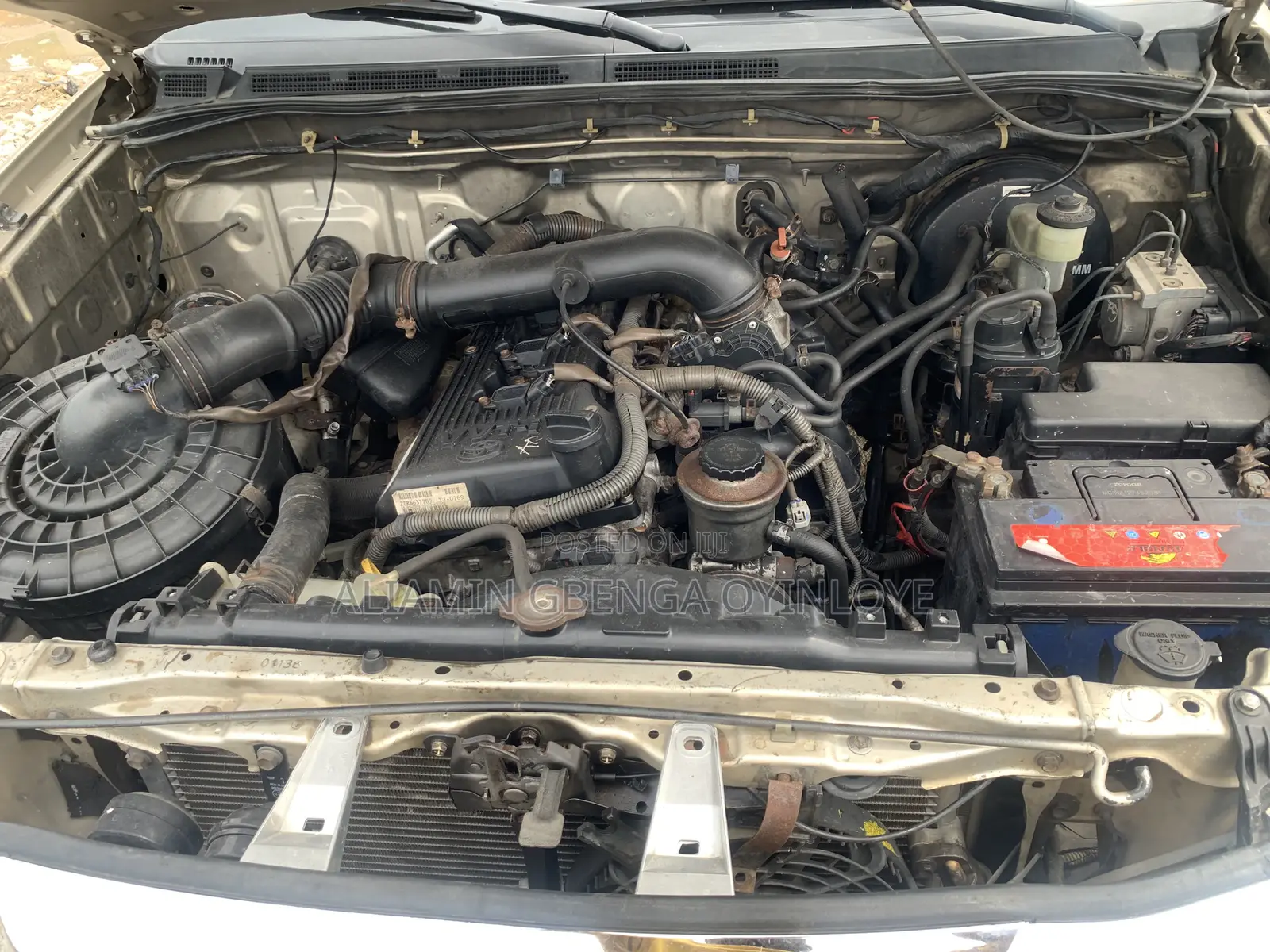 Toyota Fortuner 2.7 AWD 2012 Gold