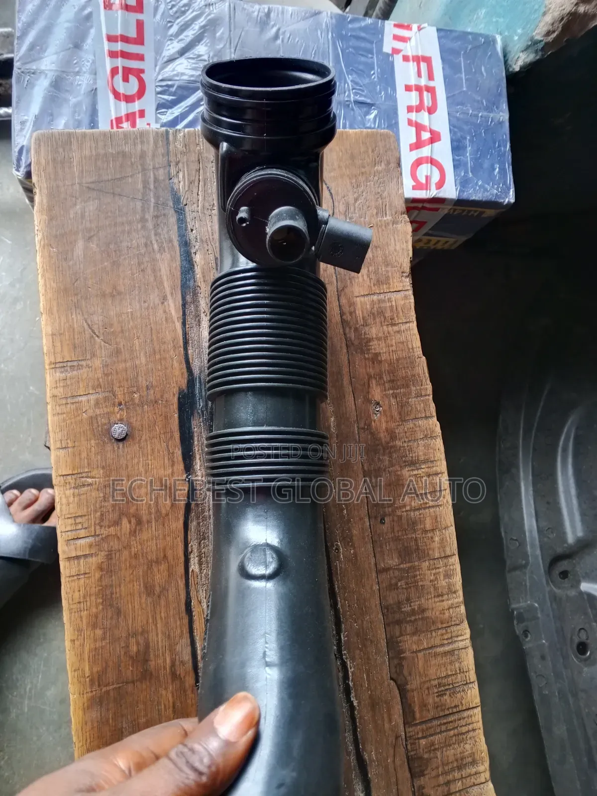 F Flow Meter Hose . (2.5 Engine) for Jetta 5. 2007 Model . Brand New.