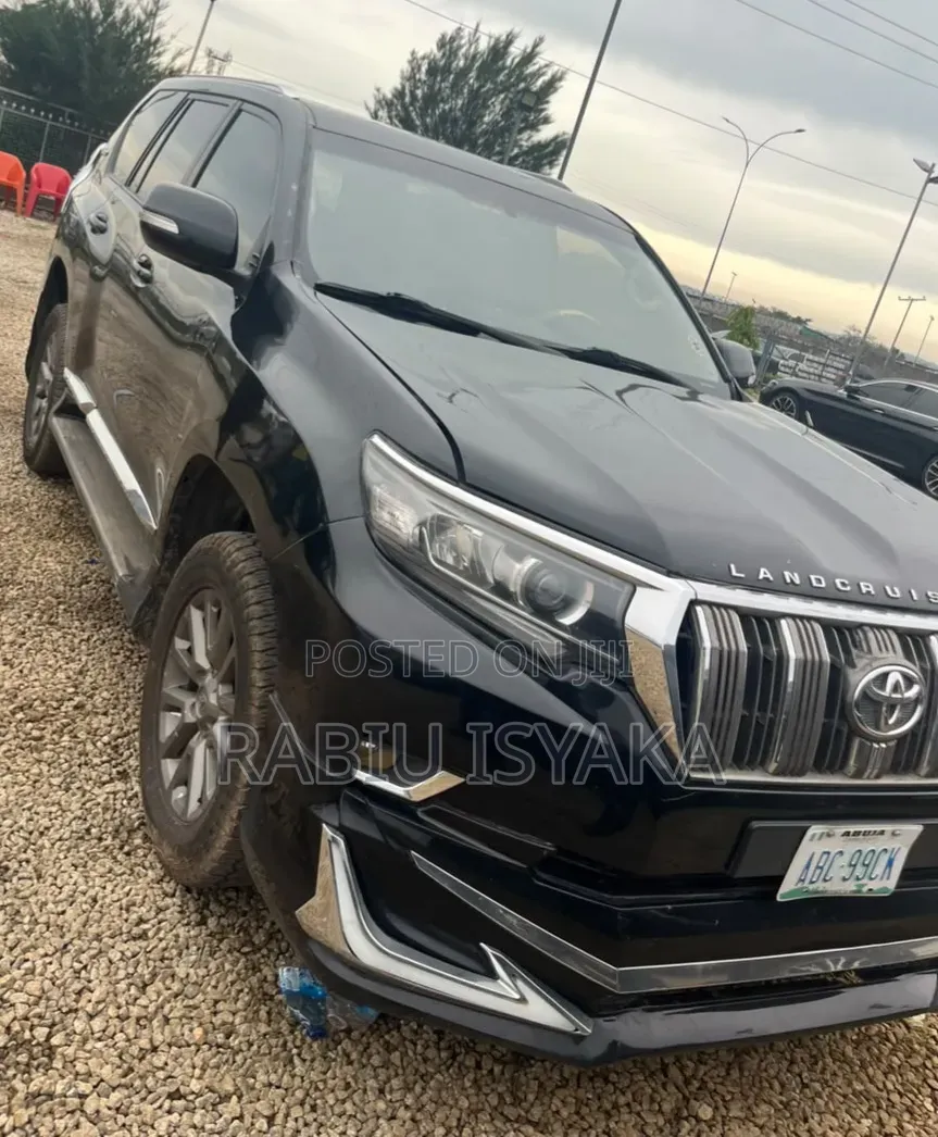Toyota Land Cruiser Prado 2016 Black