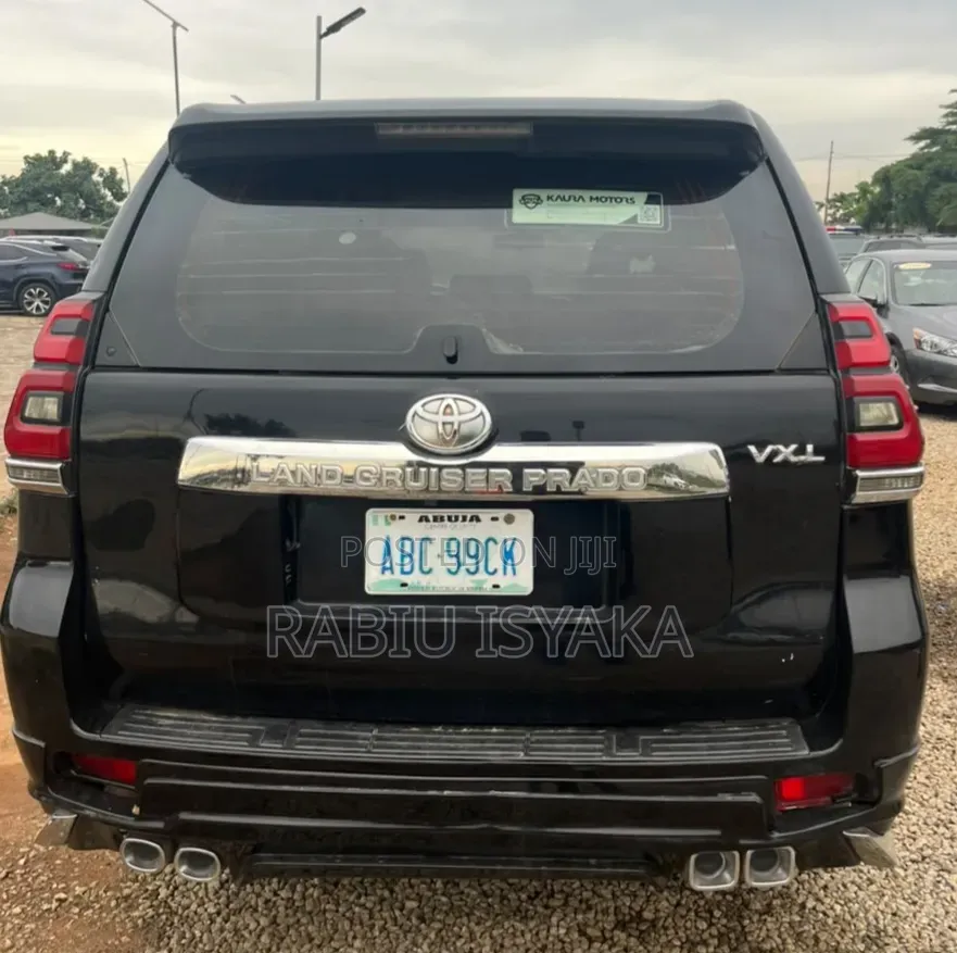 Toyota Land Cruiser Prado 2016 Black