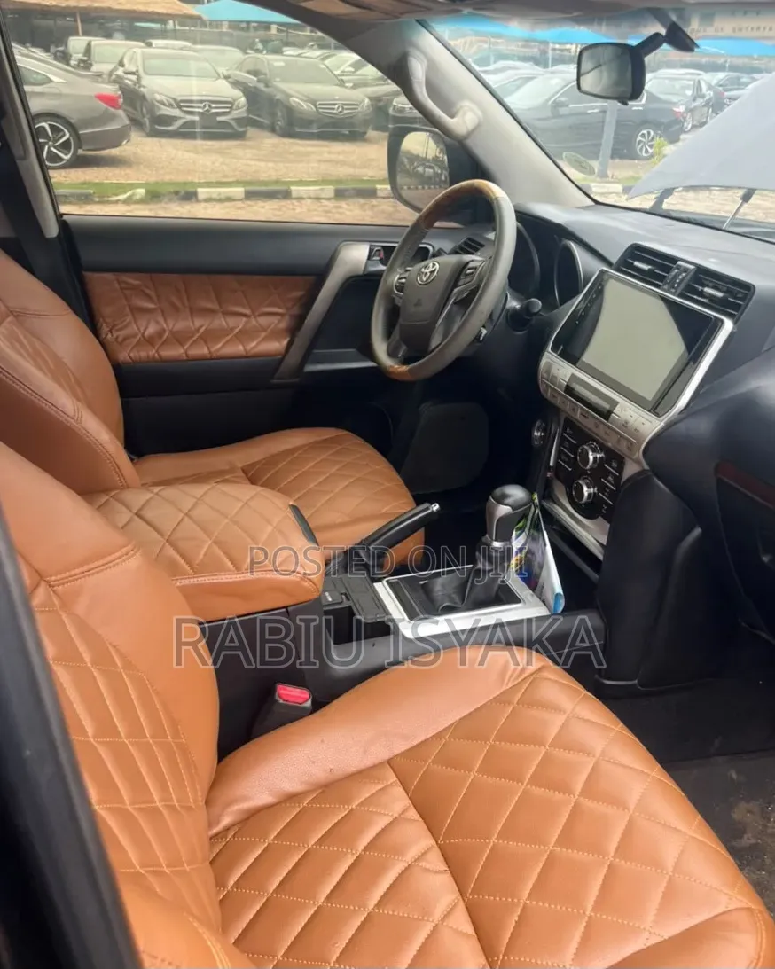 Toyota Land Cruiser Prado 2016 Black