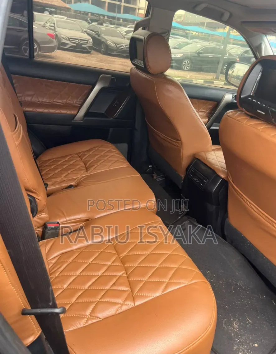 Toyota Land Cruiser Prado 2016 Black