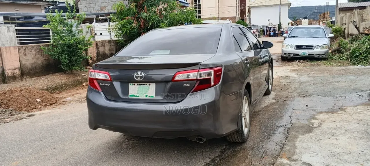 Toyota Camry 2012 Gray