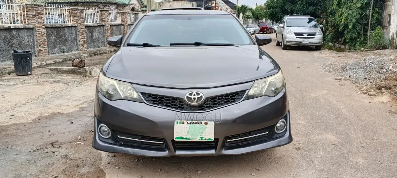 Toyota Camry 2012 Gray
