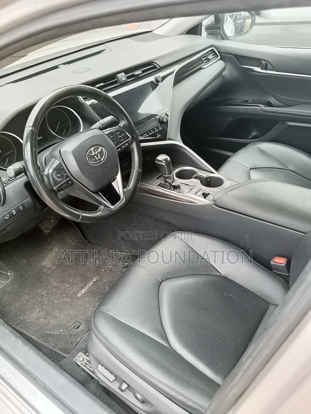 Toyota Camry 2020 Gold