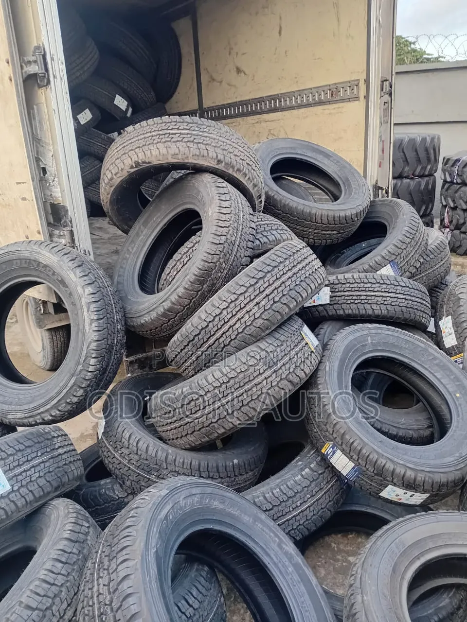 265/65r17 Original Dunlop Tyres Available