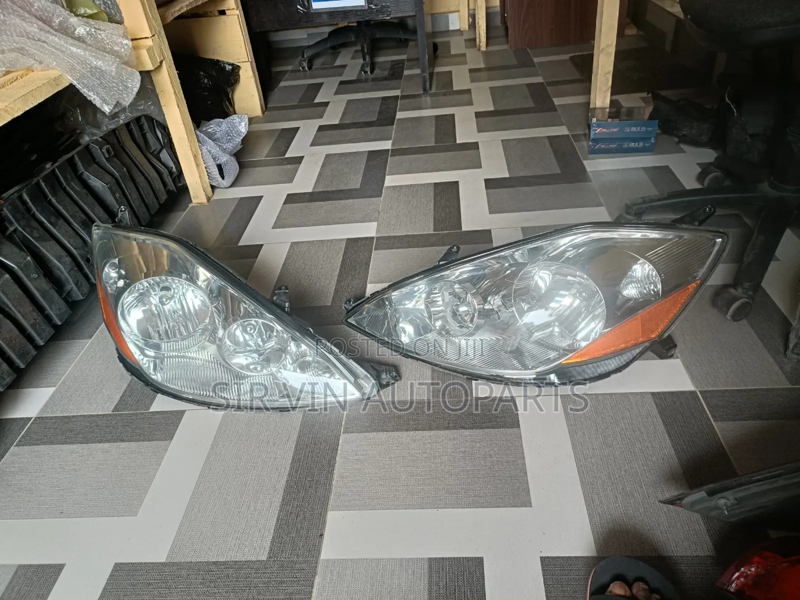 Headlight Toyota Sienna