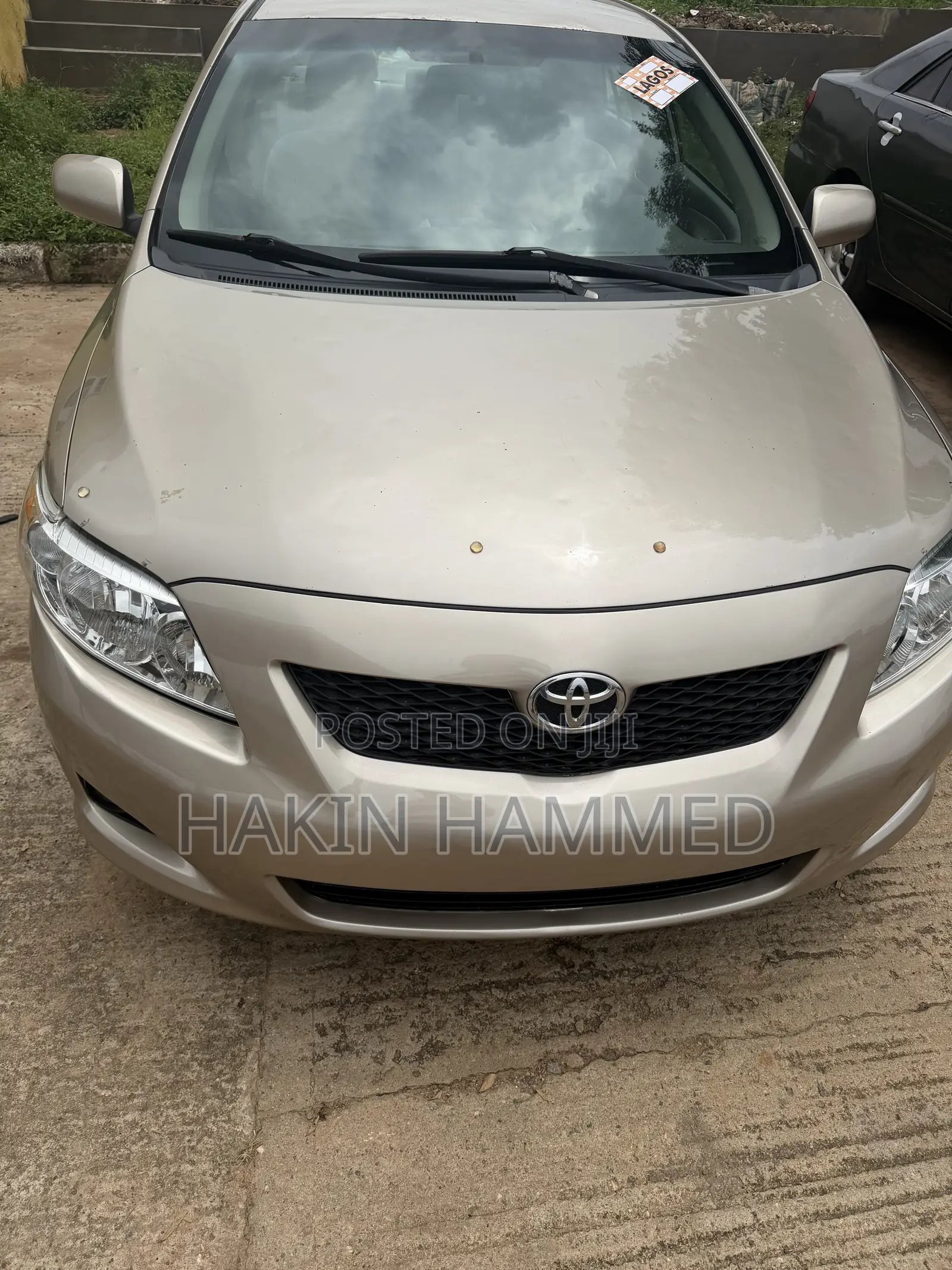 Toyota Corolla LE 4dr Sedan (1.8L 4cyl 4A) 2010 Gold