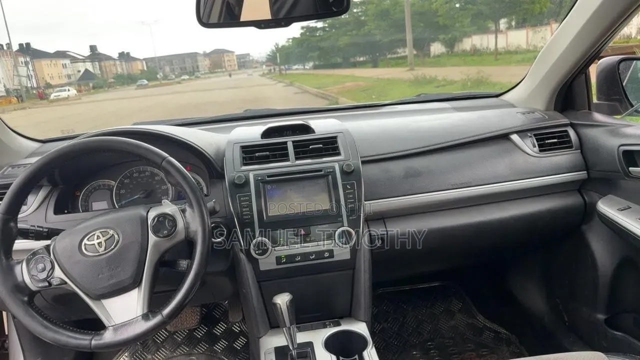 Toyota Camry 2013 Silver