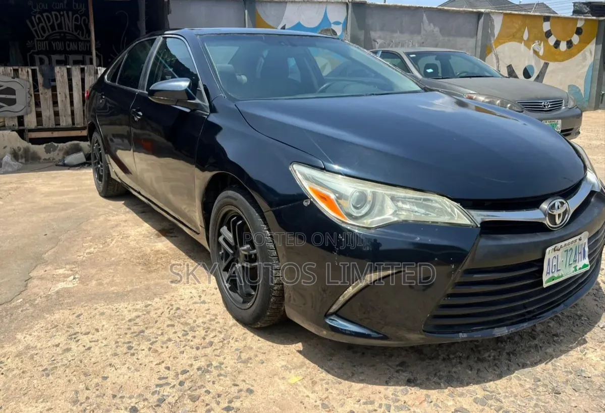 Toyota Camry SE 4dr Sedan (2.5L 4cyl 6A) 2015 Gray