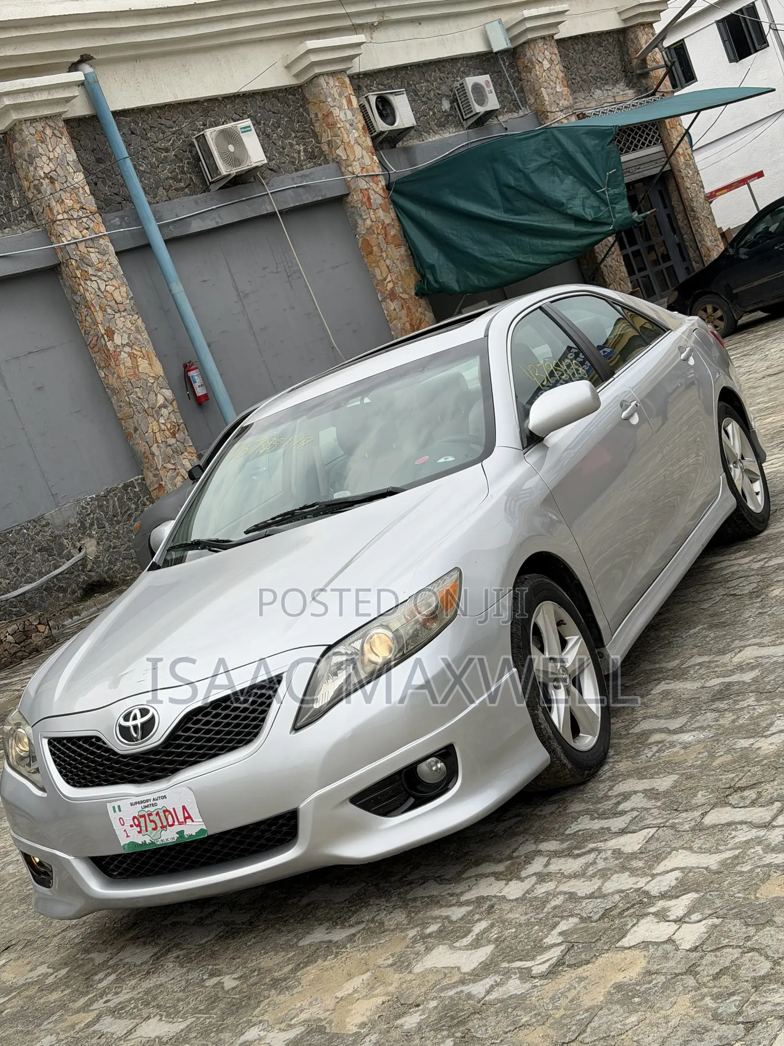 Toyota Camry SE 4dr Sedan (2.5L 4cyl 6A) 2011 Silver