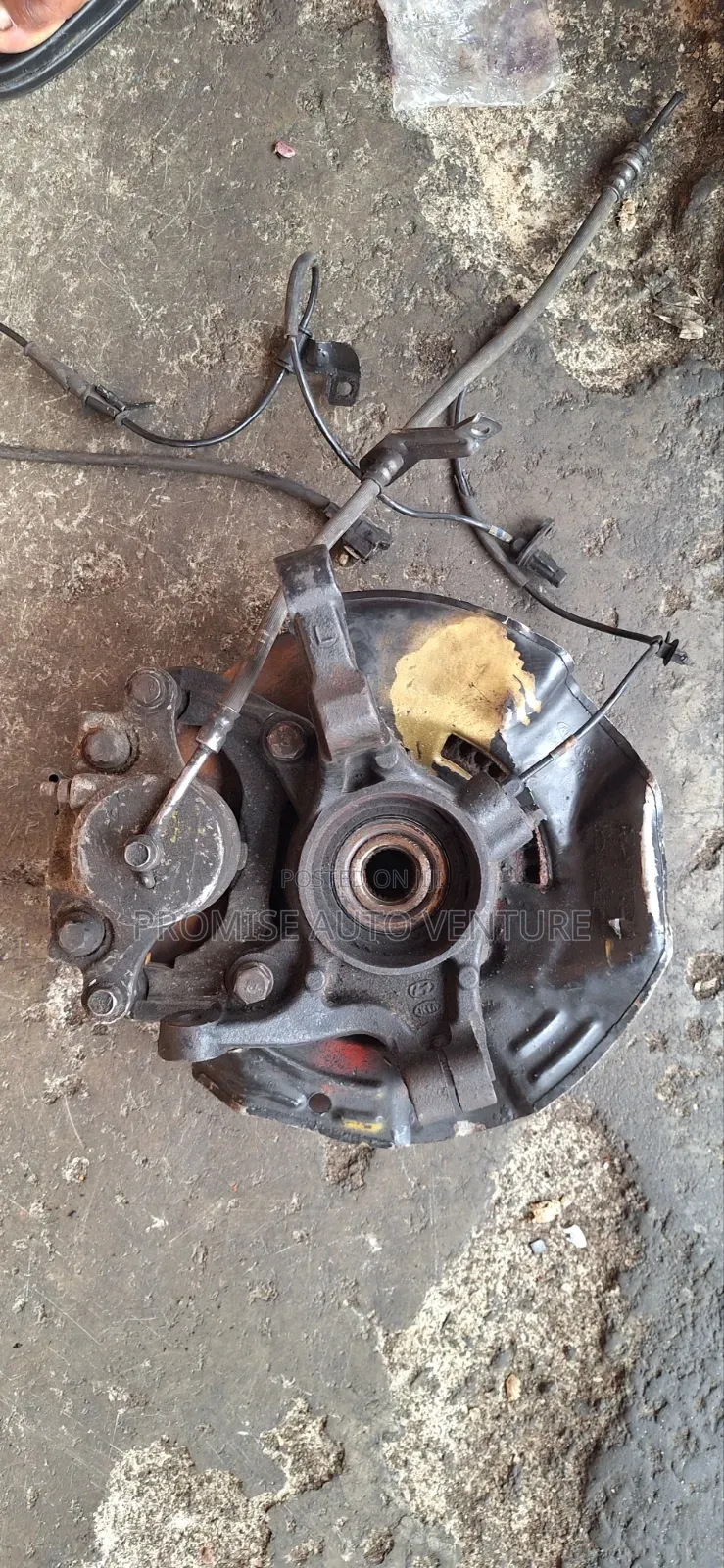Complete Front Hub Hyundai Sonata, Optima, Azera 2012, 2014