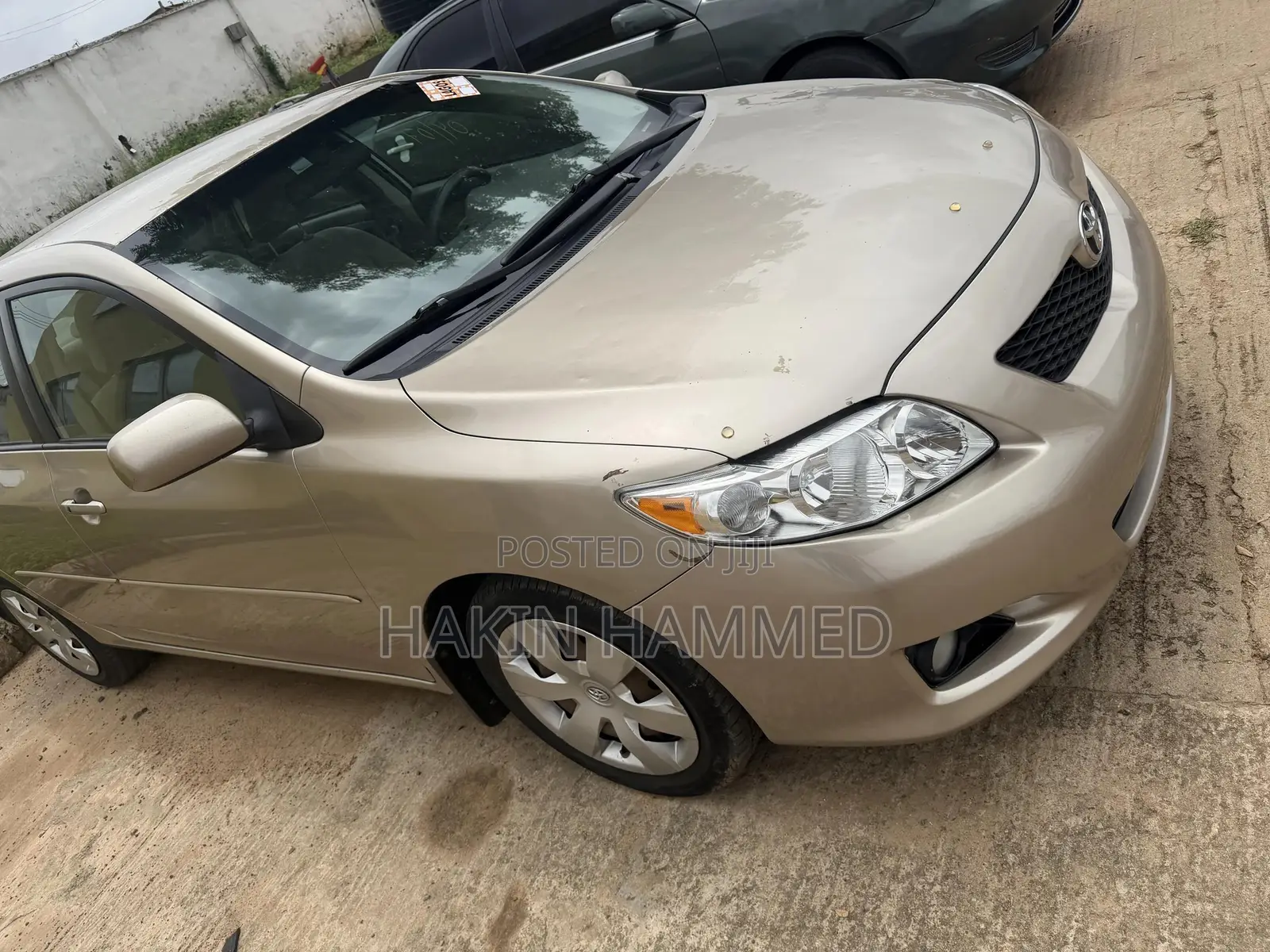Toyota Corolla LE 4dr Sedan (1.8L 4cyl 4A) 2010 Gold