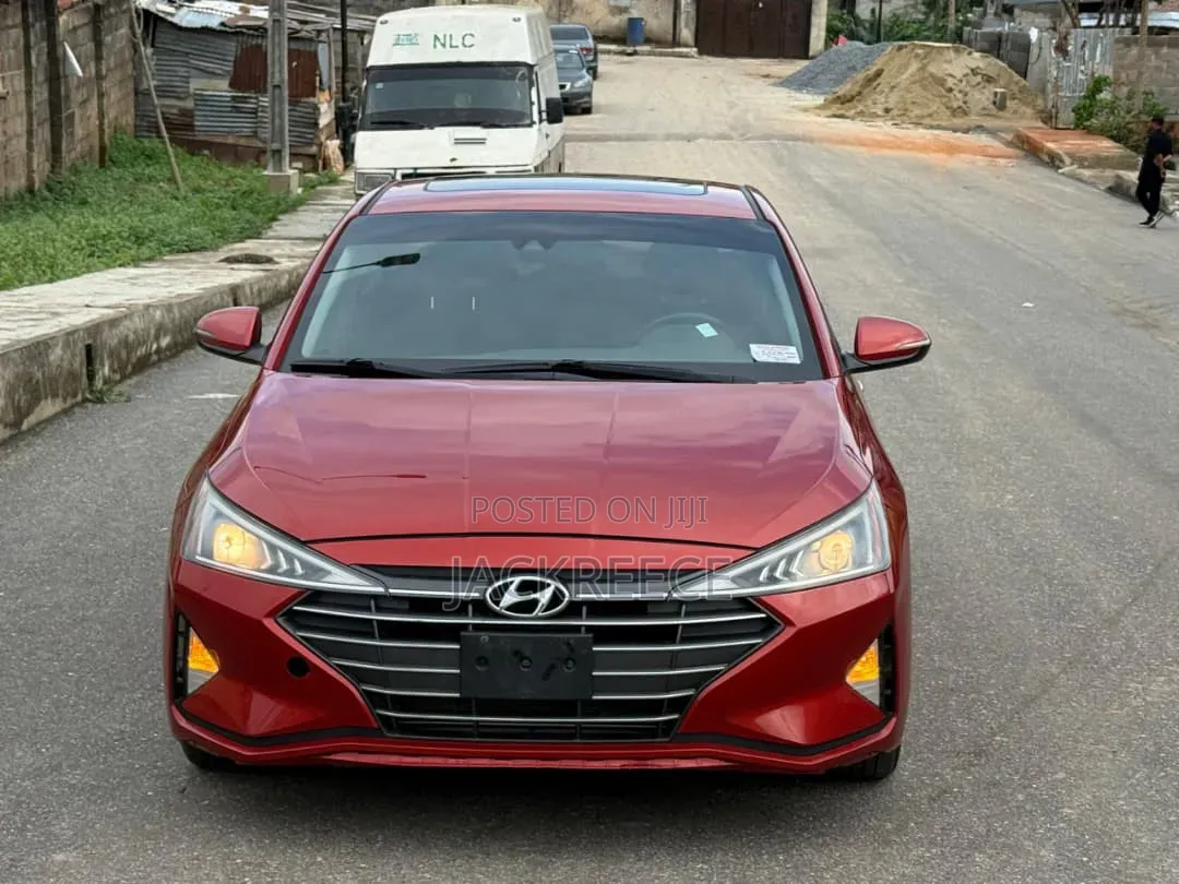 Hyundai Elantra 2019 Red