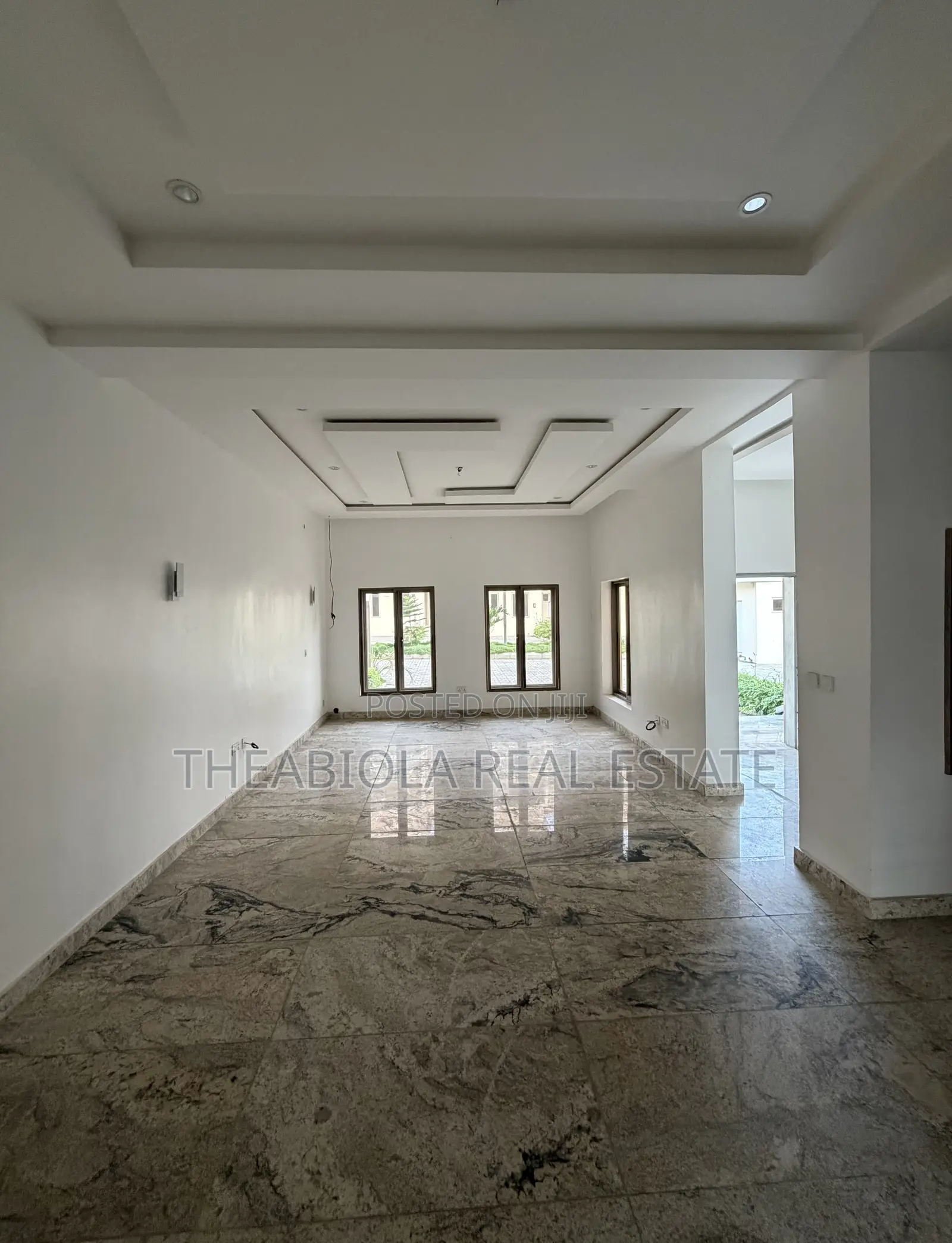 4bdrm Townhouse/Terrace in Dawaki, Abuja for sale