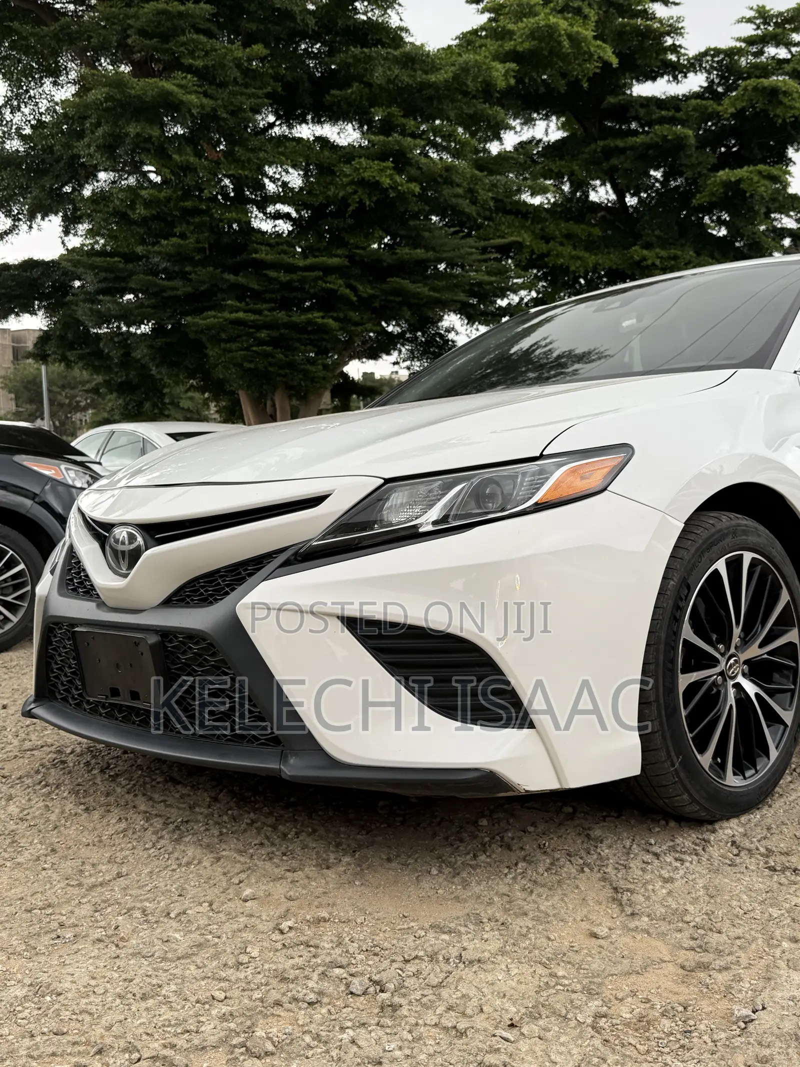 Toyota Camry SE FWD 2020 White
