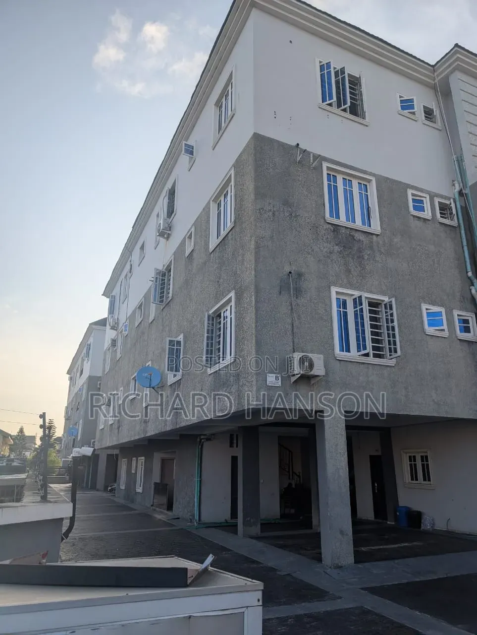 2bdrm Apartment in Off Gbamgbala, Lekki Phase 1 for rent