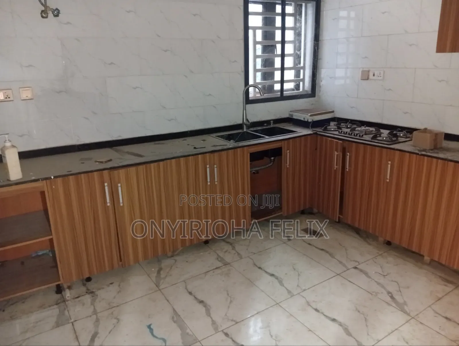 4bdrm Townhouse / Terrace in Life Camp By for rent