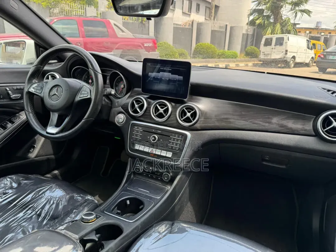 Mercedes-Benz GLA-Class 2017 White