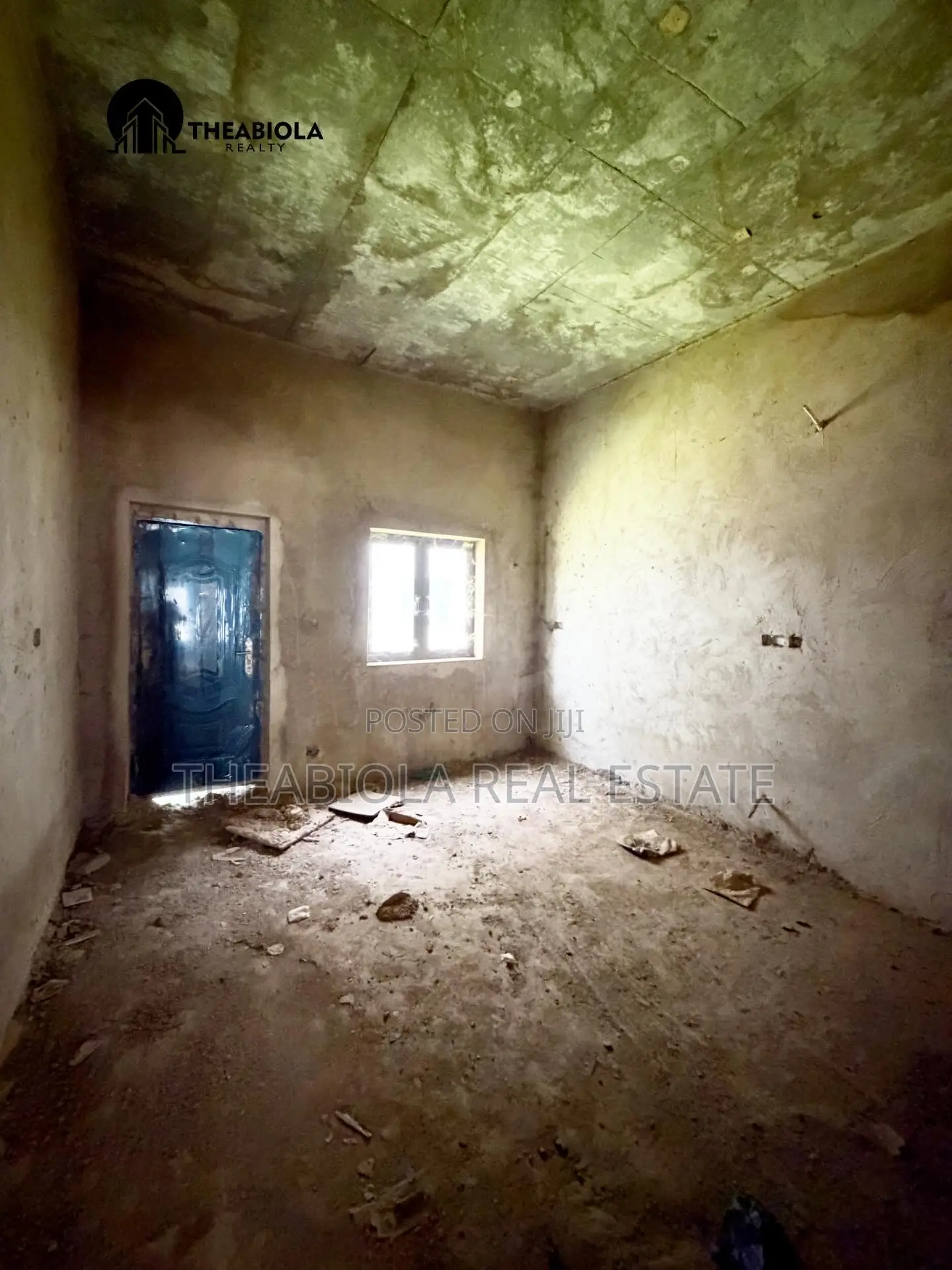 4bdrm Townhouse/Terrace in Fha Lugbe, Abuja for sale