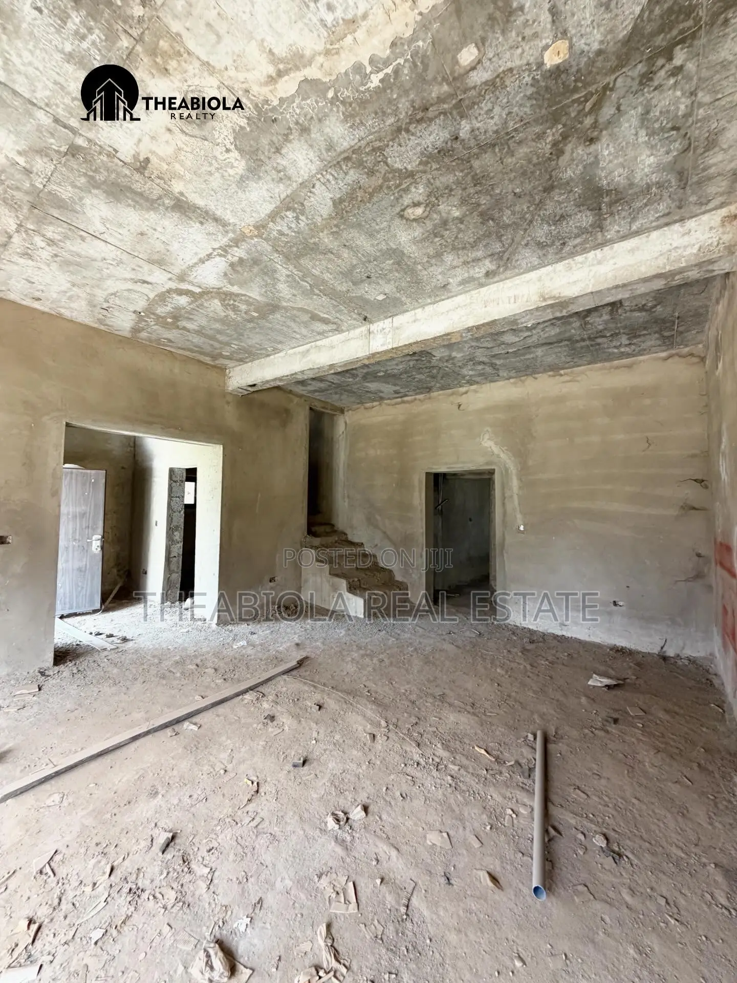 4bdrm Townhouse/Terrace in Fha Lugbe, Abuja for sale