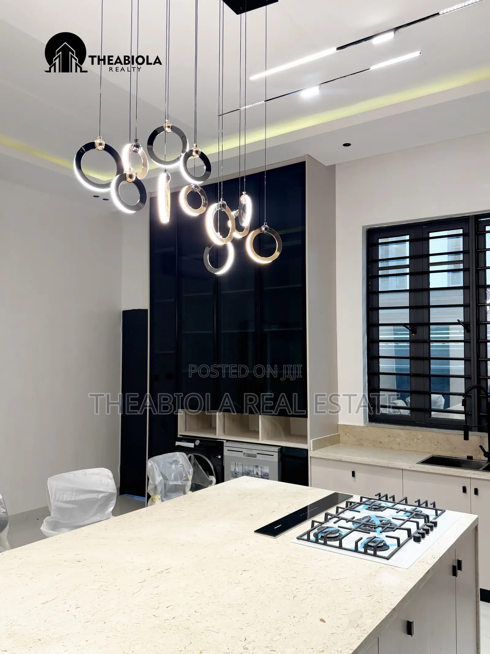 7bdrm Mansion in Apo Resettlement, for sale