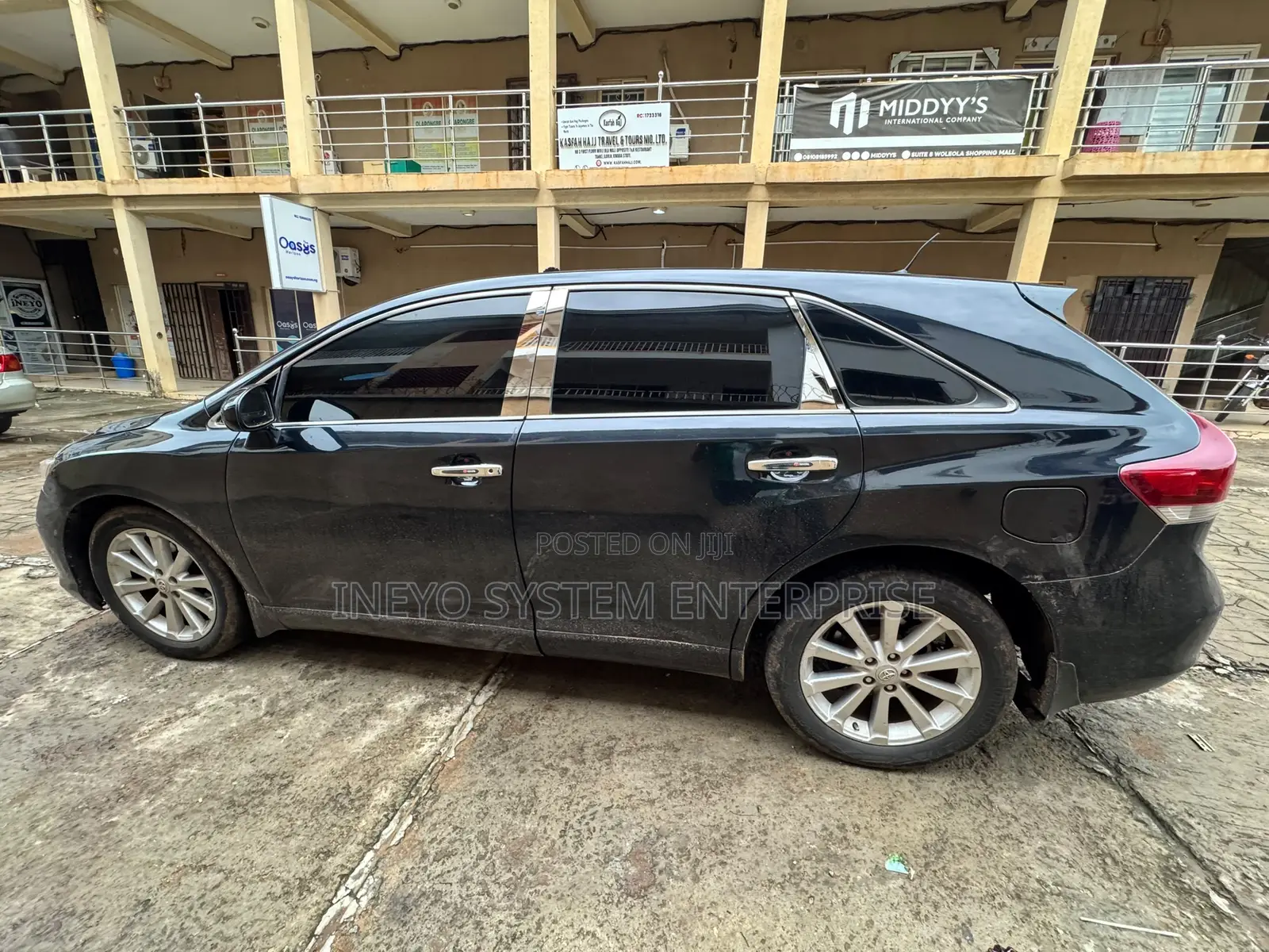 Toyota Venza LE 2010 Black