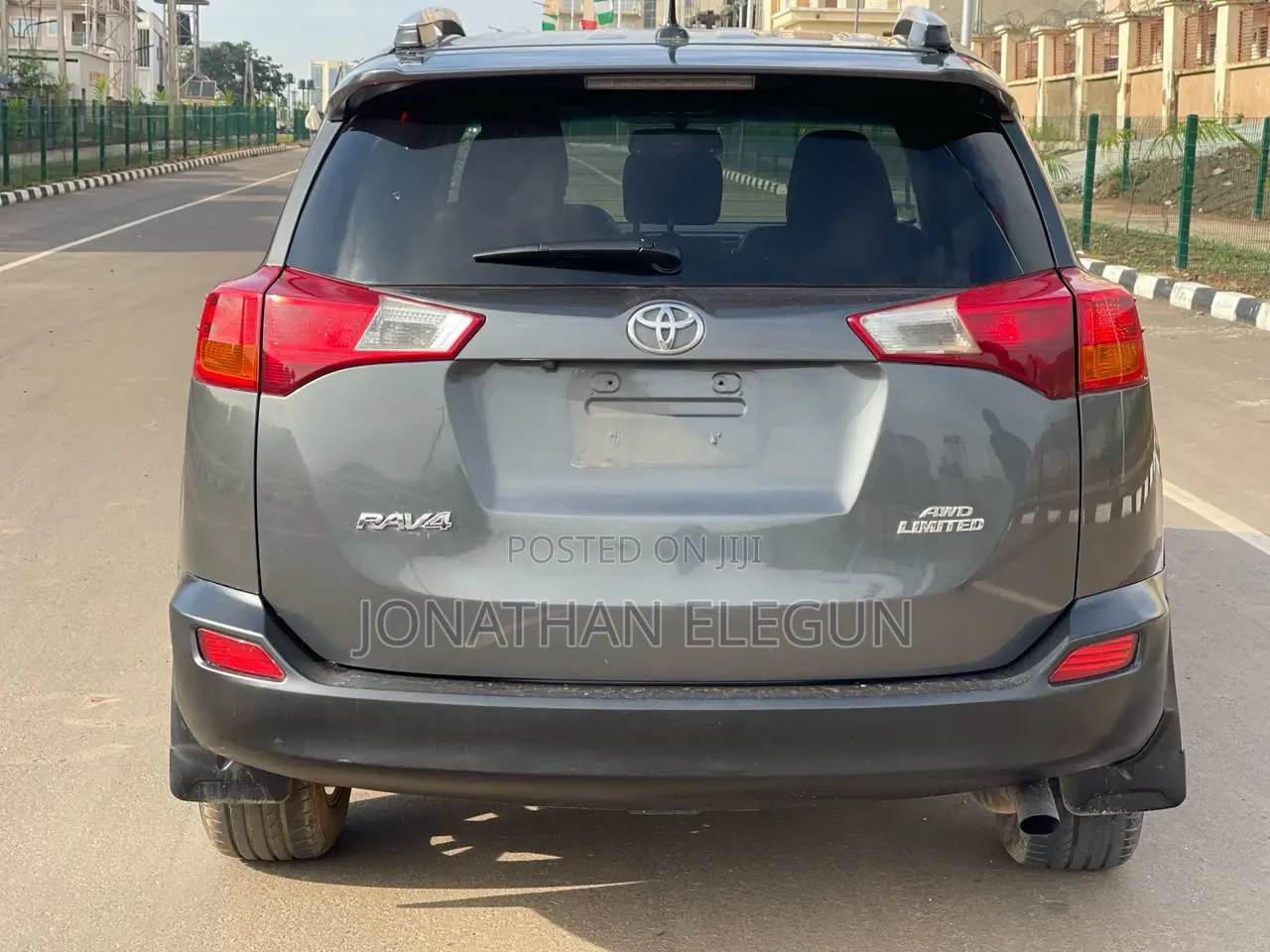 Toyota RAV4 Limited 4dr SUV (2.5L 4cyl 6A) 2015 Gray