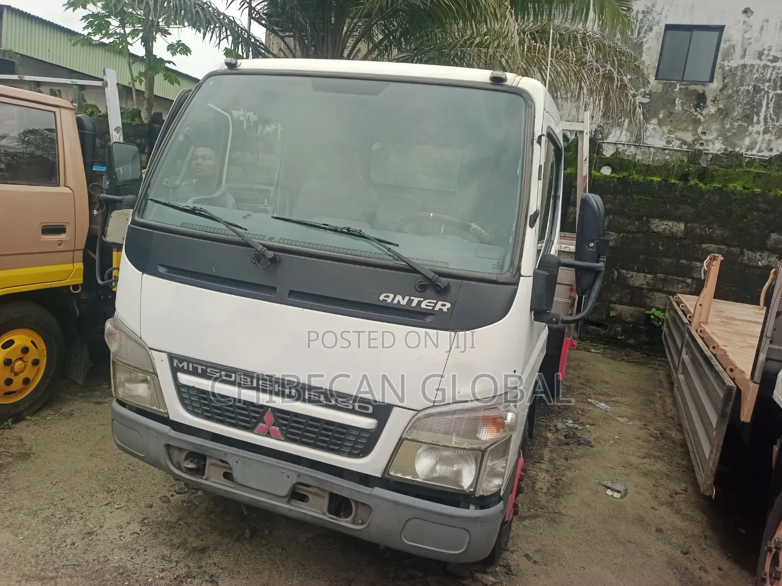 Mitsubishi Fuso Canter Pickup Truck 2005