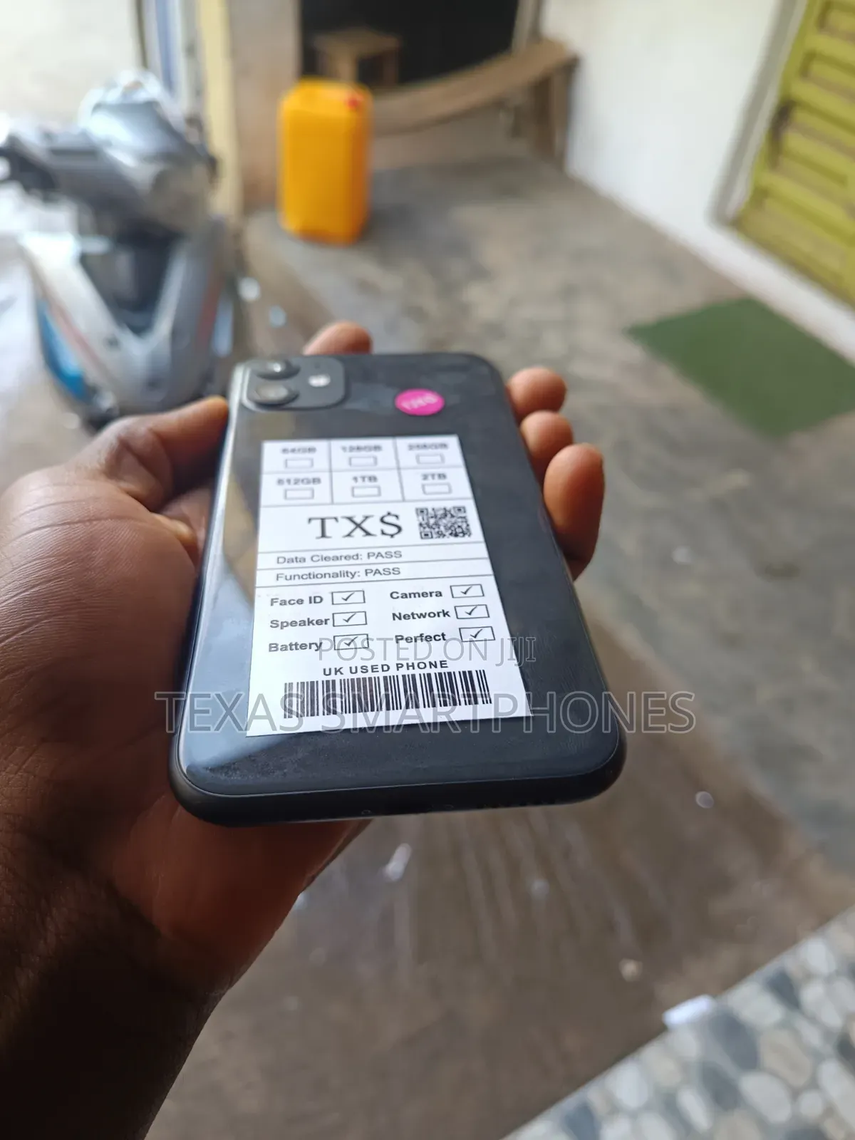 New Apple iPhone 11 128 GB Black