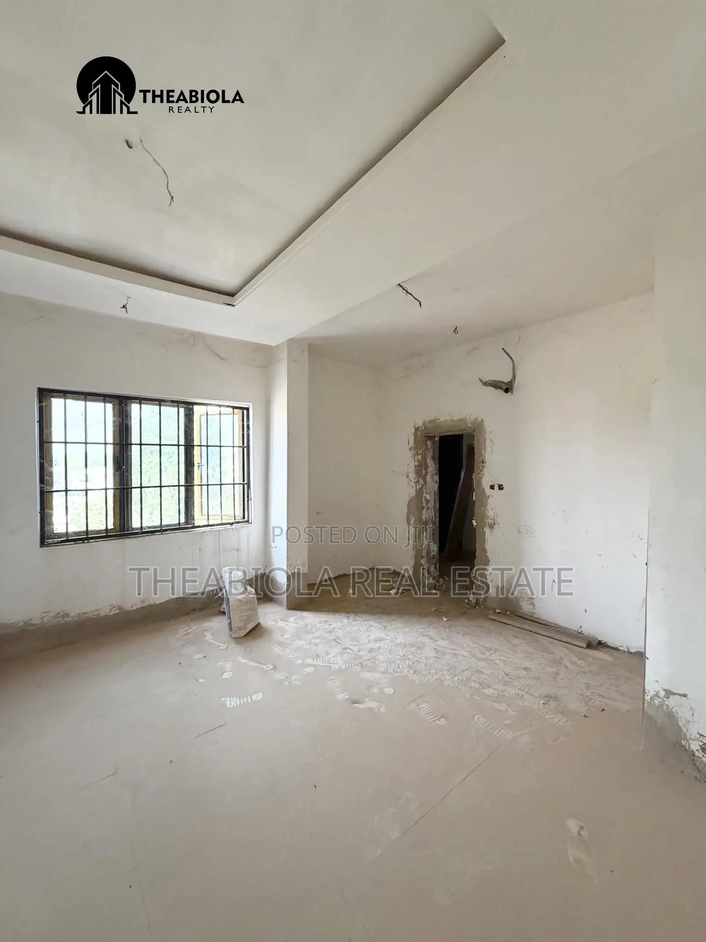 5bdrm Townhouse/Terrace in Apo Lokogoma Axis, for sale