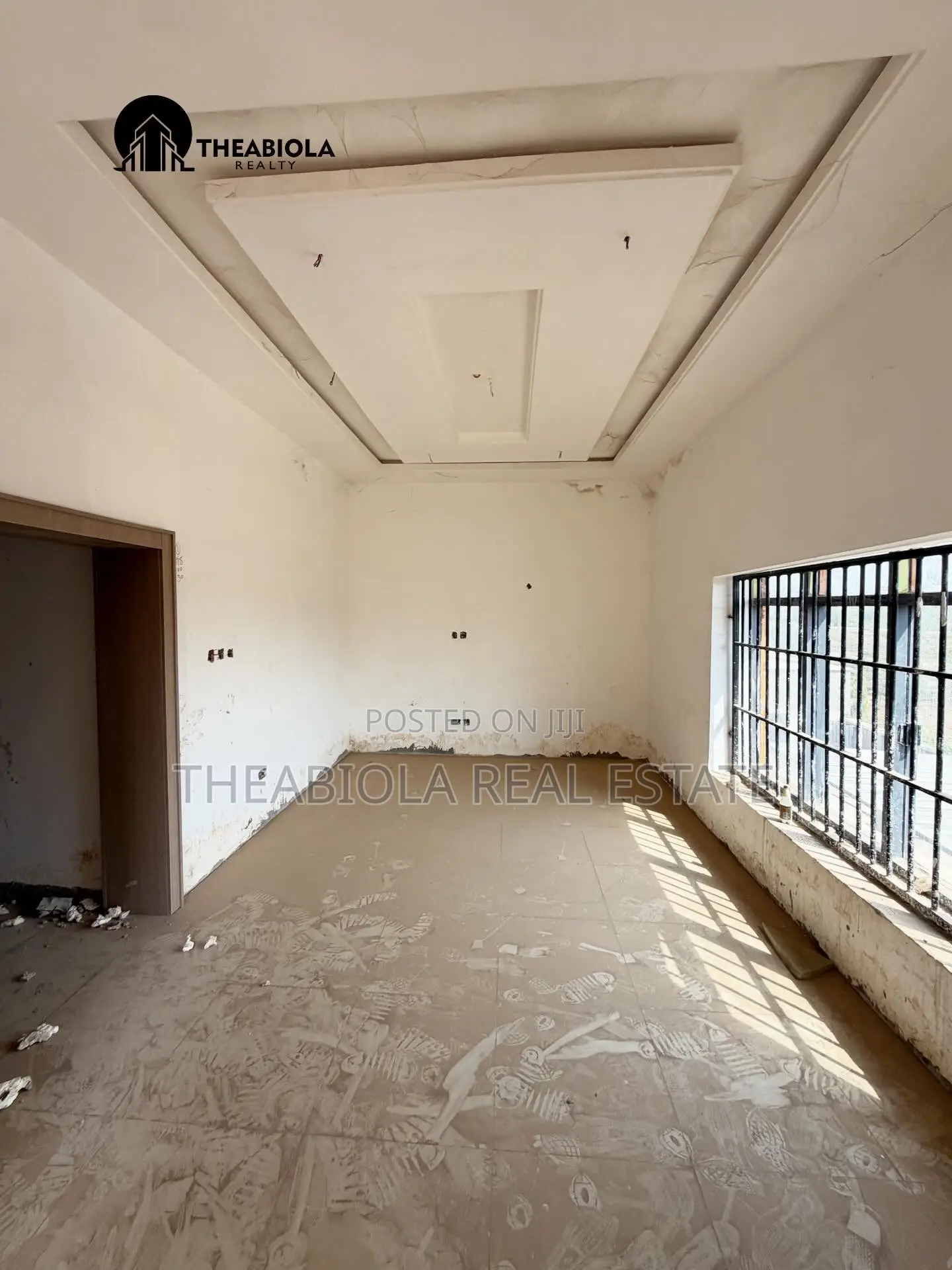 5bdrm Townhouse/Terrace in Apo Lokogoma Axis, for sale