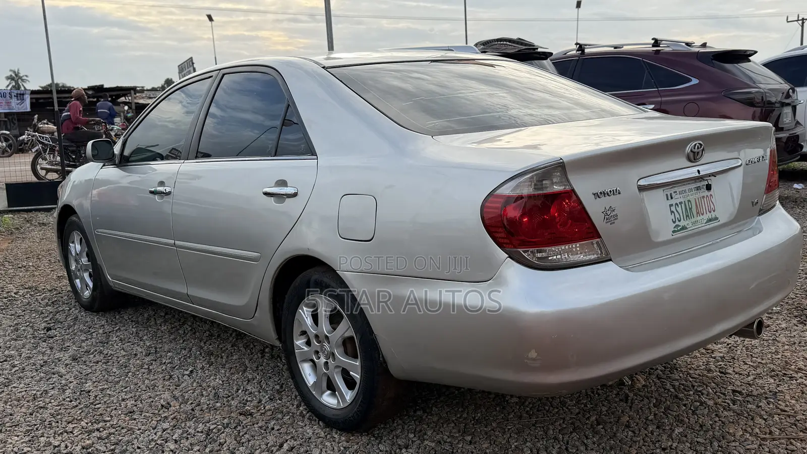 Toyota Camry XLE V6 4dr Sedan (3.0L 6cyl 5A) 2006 Silver