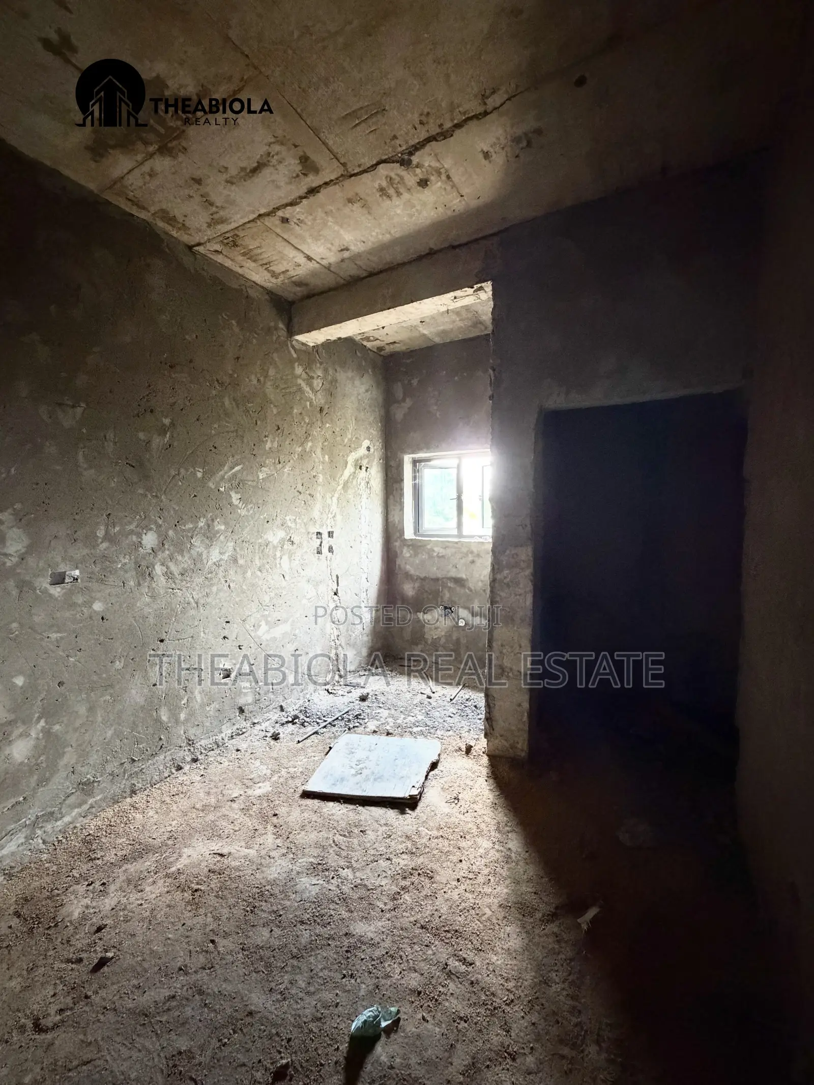4bdrm Apartment in Jahi, Abuja for sale