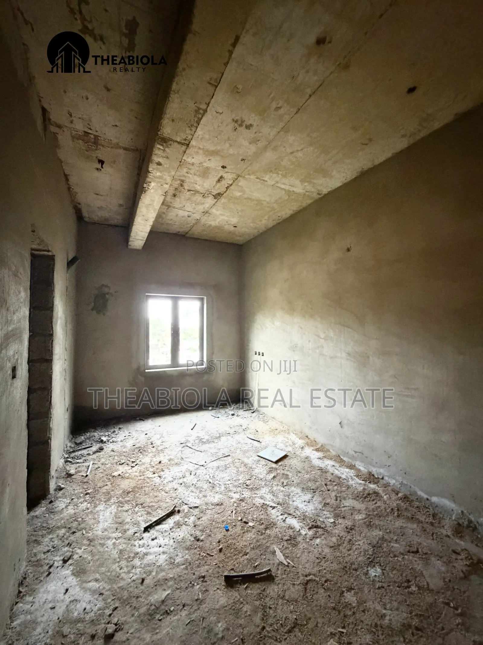 4bdrm Apartment in Jahi, Abuja for sale