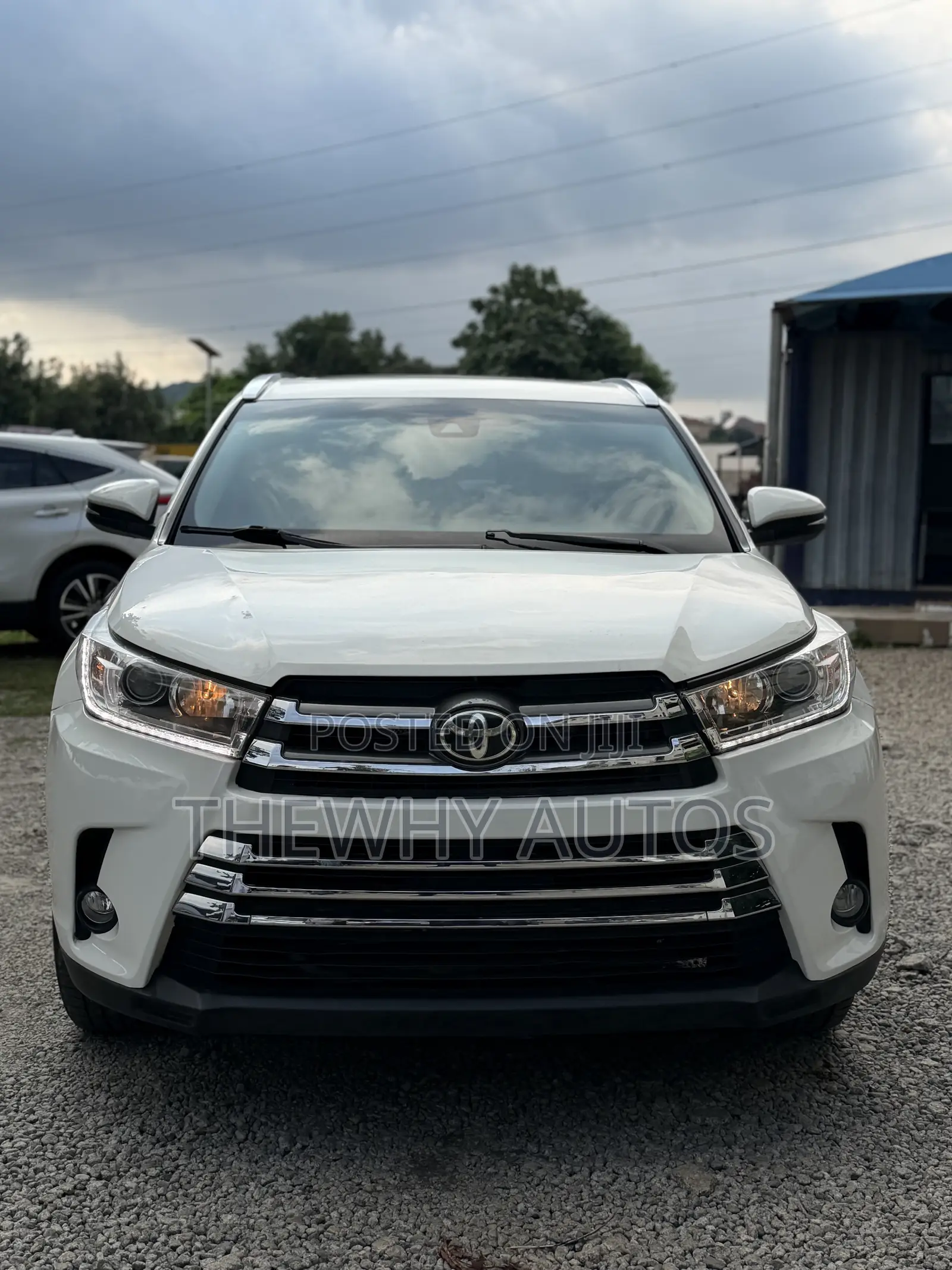 Toyota Highlander XLE 4x2 V6 (3.5L 6cyl 8A) 2017 White