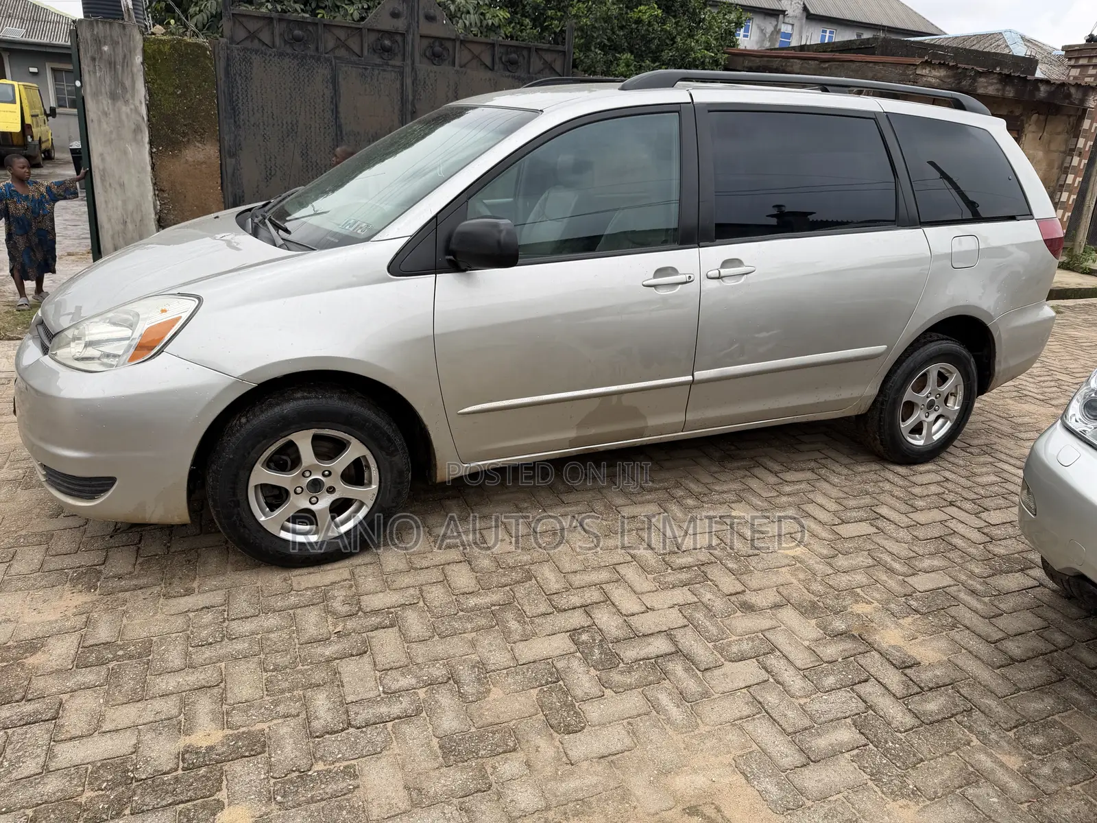 Toyota Sienna LE AWD 2005 Gold